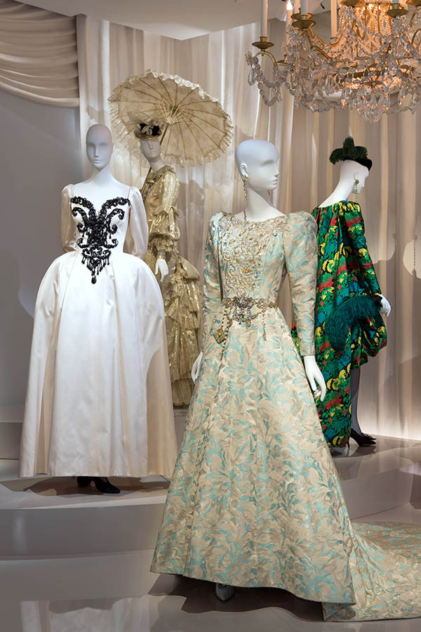 From Haute Couture To Museum 時裝大師yves Saint Laurent的追溯之旅 Eyemag